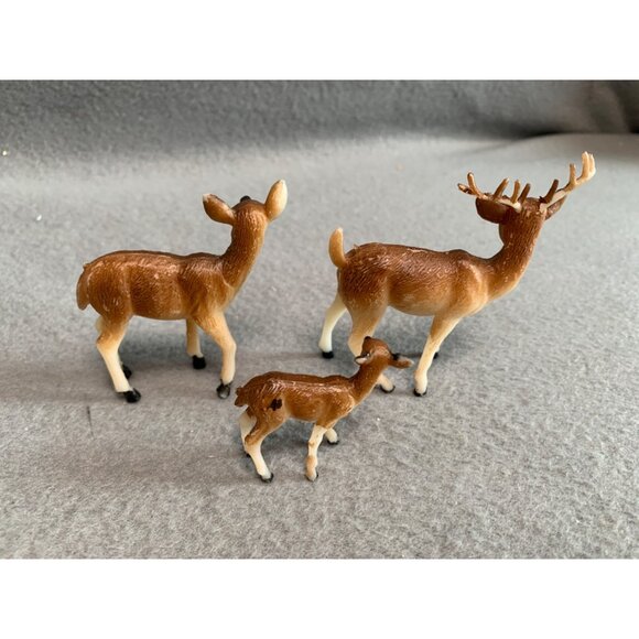 Vintage Plastic Deer Family Figurines Set 3 Collectible - Picture 3 of 7